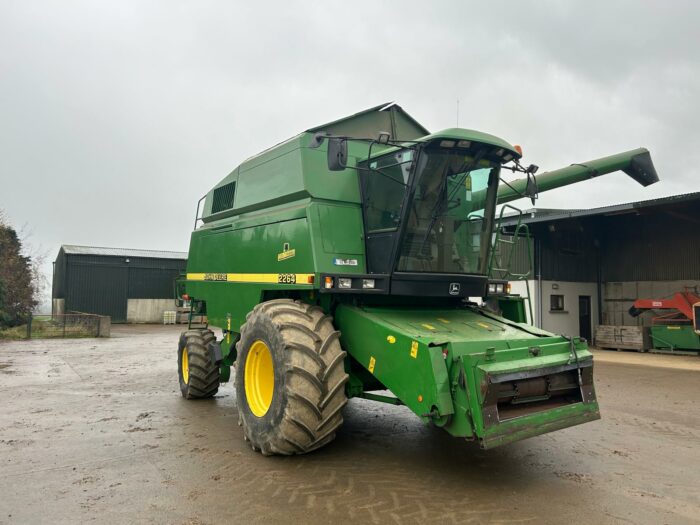 John Deere 2264 Hillmaster Combine - Image 2