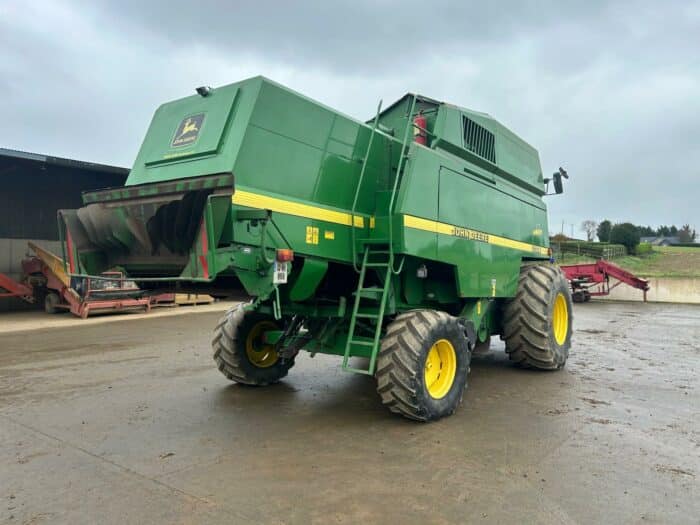 John Deere 2264 Hillmaster Combine - Image 4