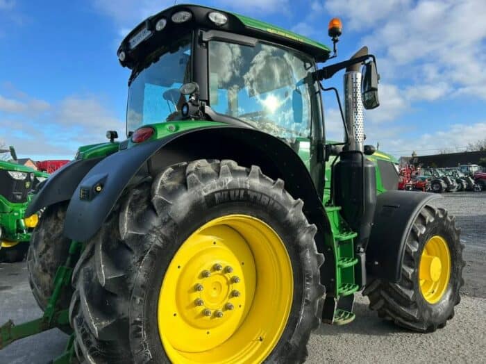 2016 John Deere 6215R - Image 5