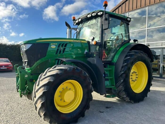 2016 John Deere 6215R - Image 7