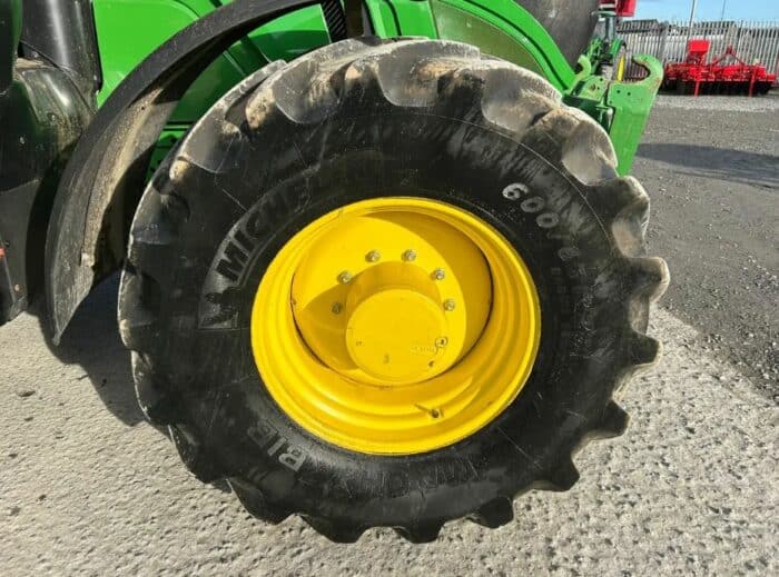 2016 John Deere 6215R - Image 8