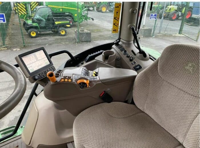 2016 John Deere 6145R - Image 3