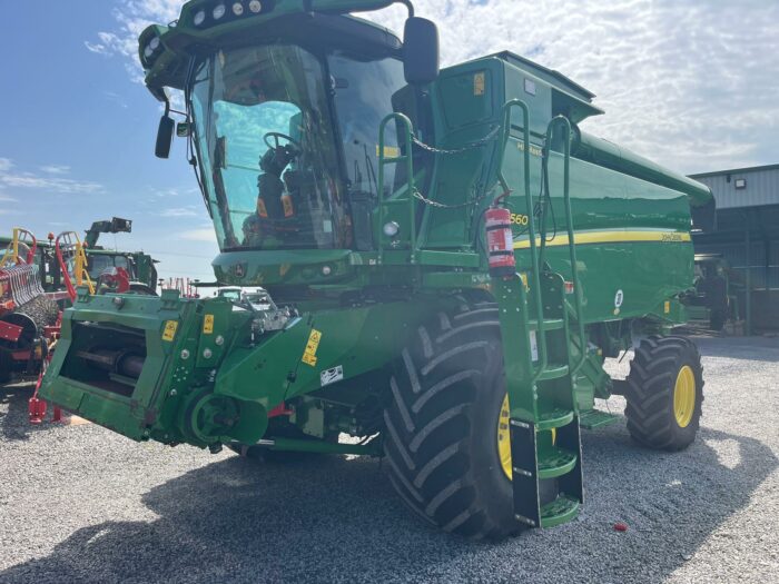 2020 John Deere T560 Hillmaster - Image 2