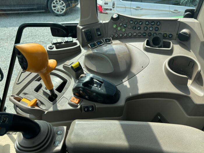 2020 John Deere 6120M - Image 12