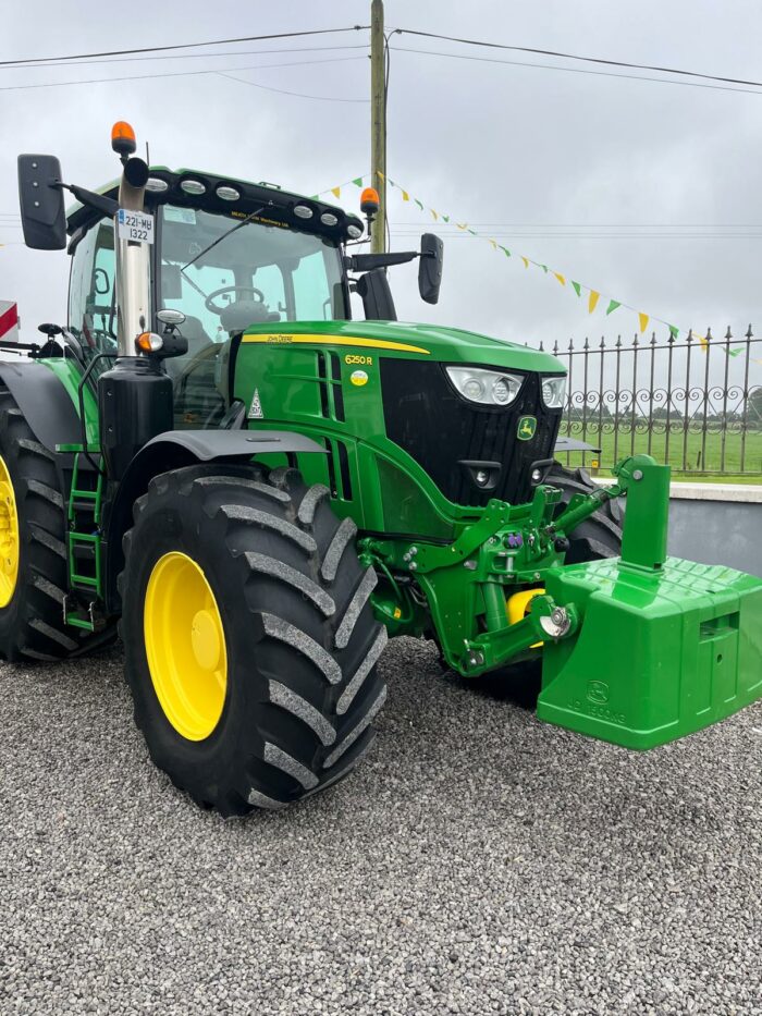 2022 John Deere 6250R