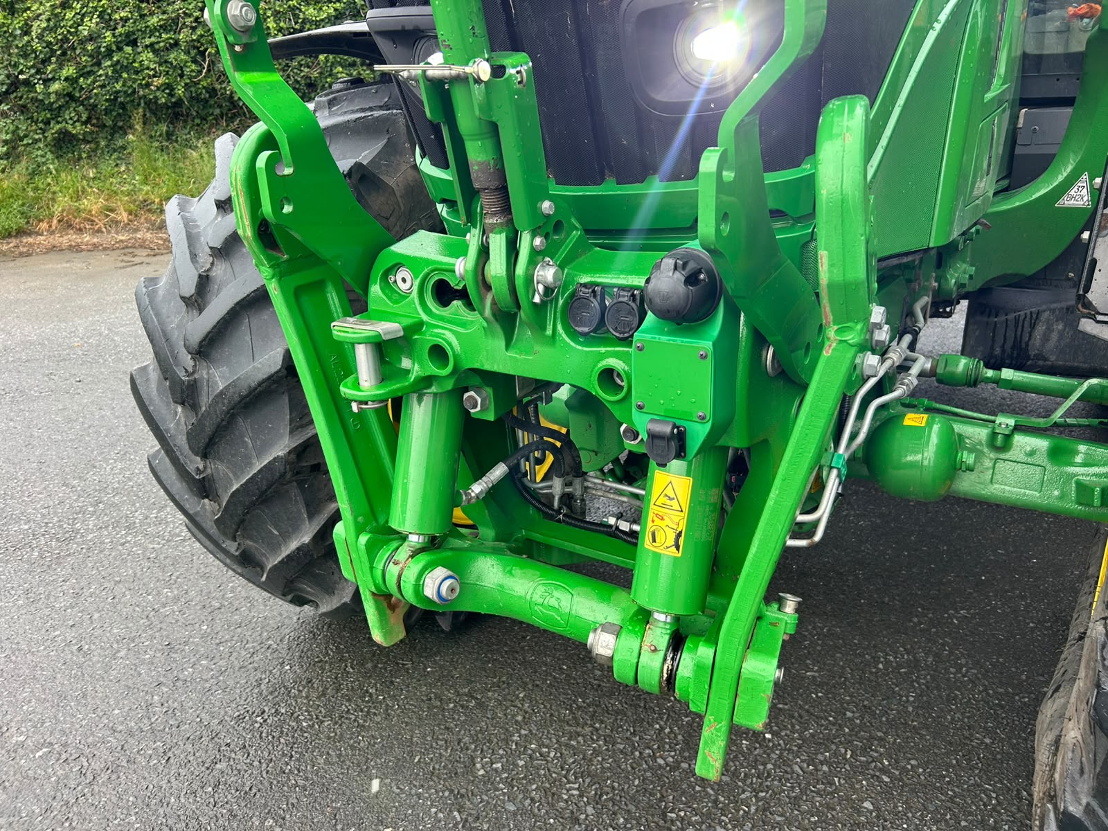 2023 John Deere 6R185 - Image 3